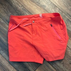 Title Nine women’s size 6 water athleisure shorts. Worn once!